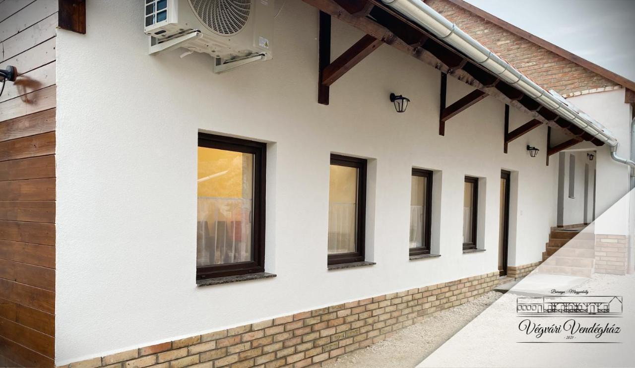 Végvári Vendégház Magyarbóly Exterior foto