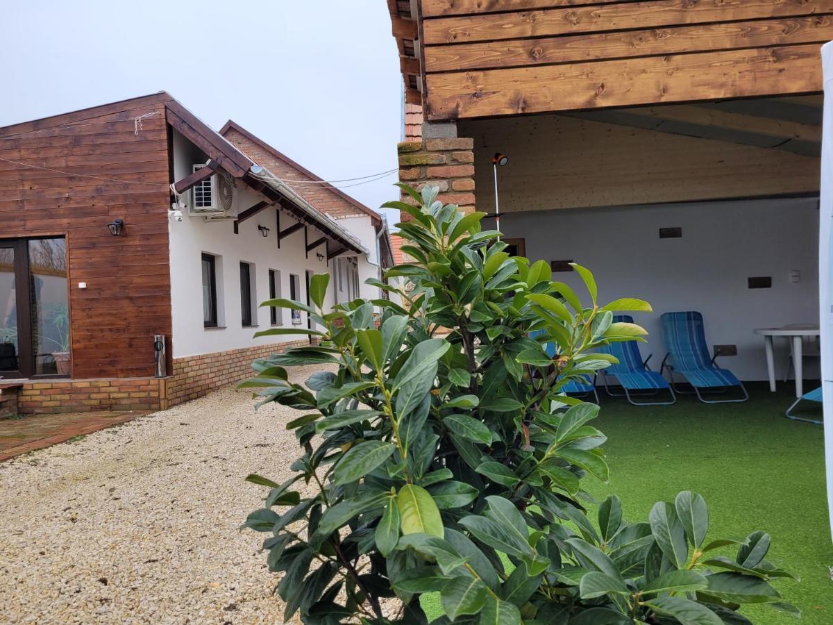 Végvári Vendégház Magyarbóly Exterior foto